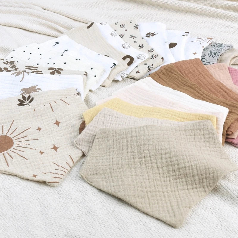 Lot de 4 bavoirs bébé en mousseline de coton - Bouton pression & couleurs douces
